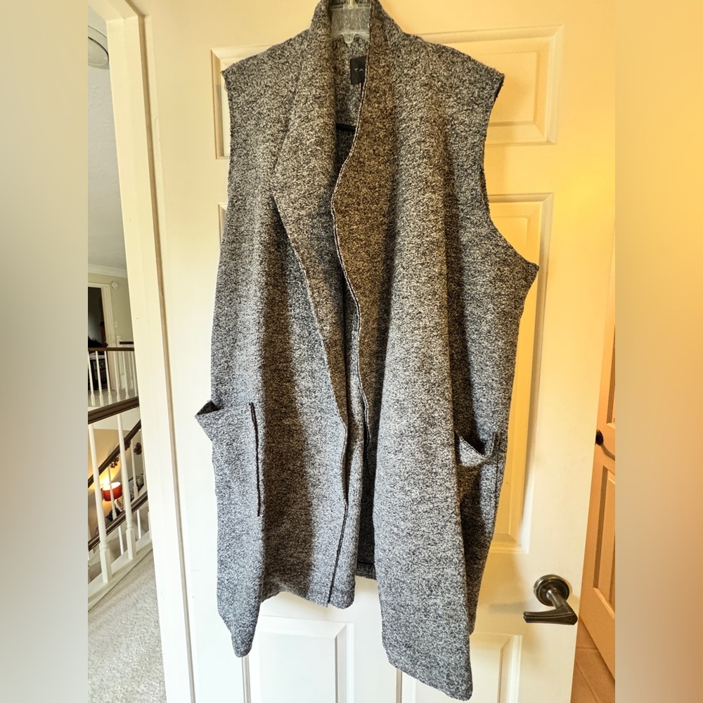 Tahari women’s wool Charcoal Open Front Vest s 2X